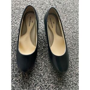 Women’s black flats, brand new without tags, size 8w
